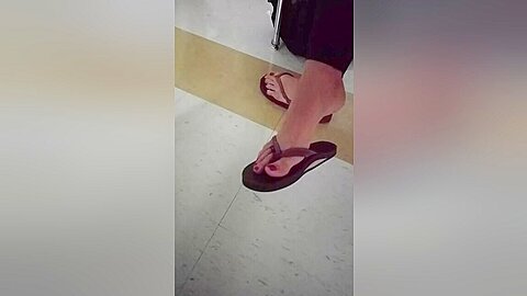 Amateur Lady Didnt Notice I Filmed Her Sexy Feet In Flip Flops...