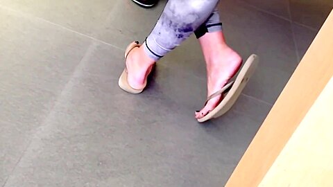 Amateur Girl Showing Her Incredible In Flip Flops In Public...